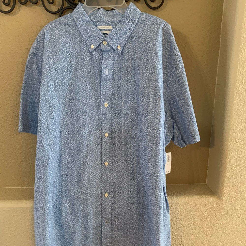 Men’s slim fit button down shirt